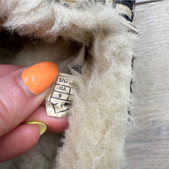 UGG Brown and Cream Cozy Slippers with Plush Lining - Picture 6 of 6